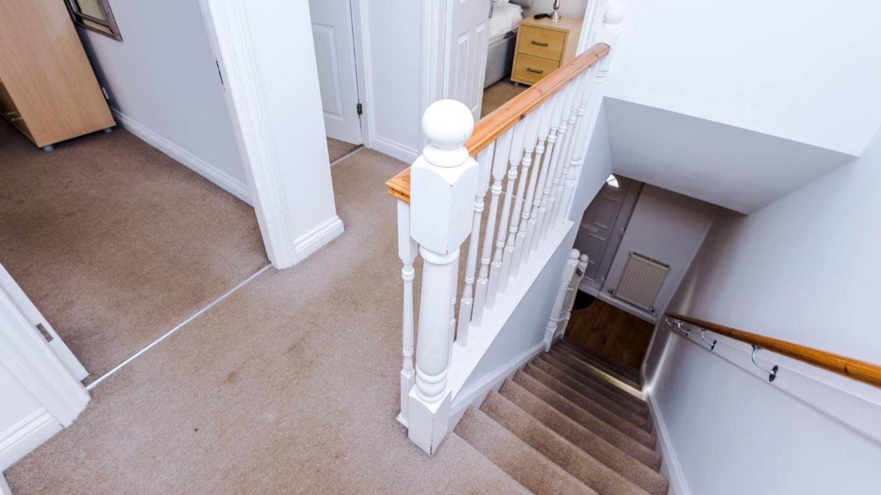 Newhall Road - 4 Bedroom Chester Home - Parking Wervin Dış mekan fotoğraf
