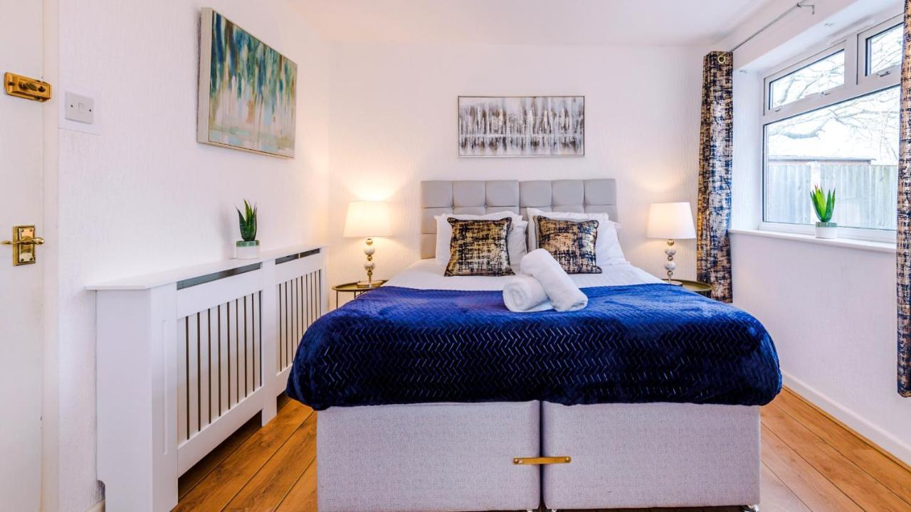 Newhall Road - 4 Bedroom Chester Home - Parking Wervin Dış mekan fotoğraf