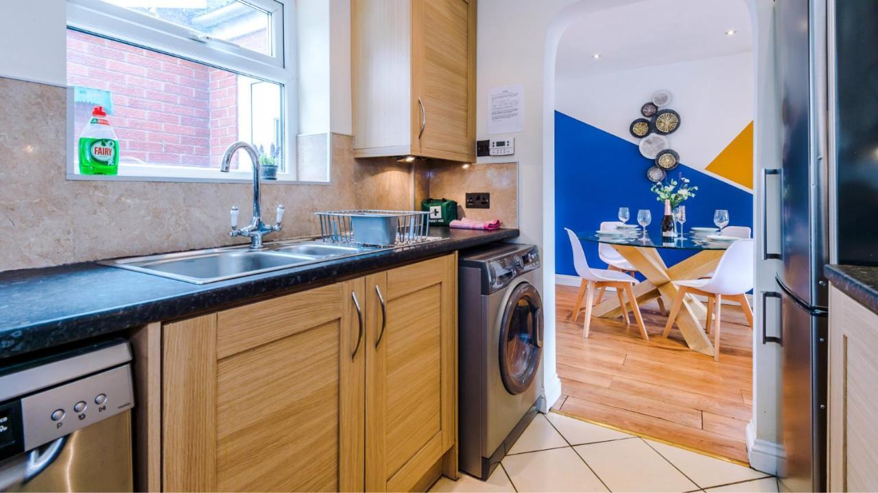 Newhall Road - 4 Bedroom Chester Home - Parking Wervin Dış mekan fotoğraf